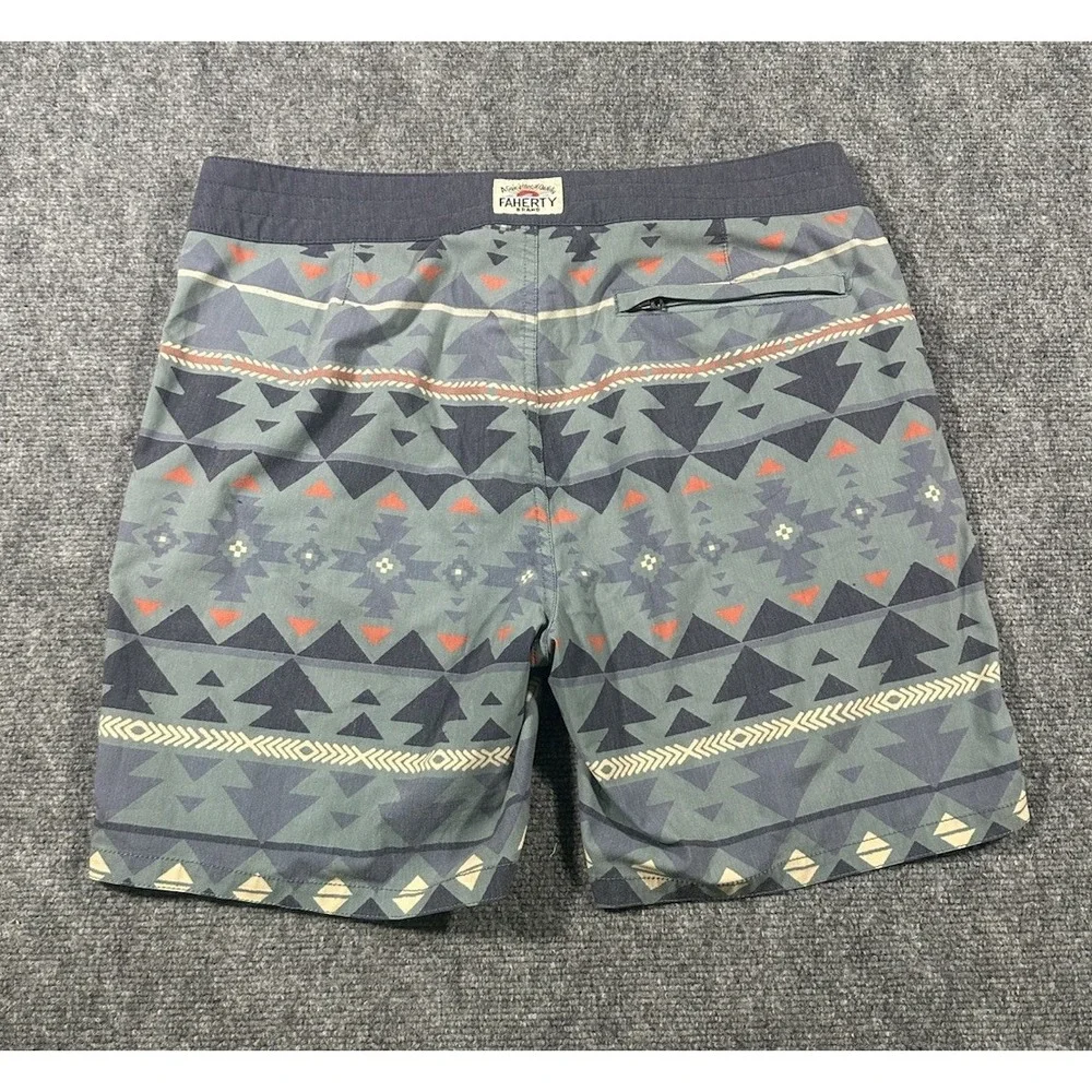 Faherty Shorts Mens 32 Doug Good Feather Board Shorts Pockets Relaxed Aztec